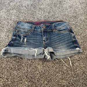 Barely worn Delias Taylor jeans